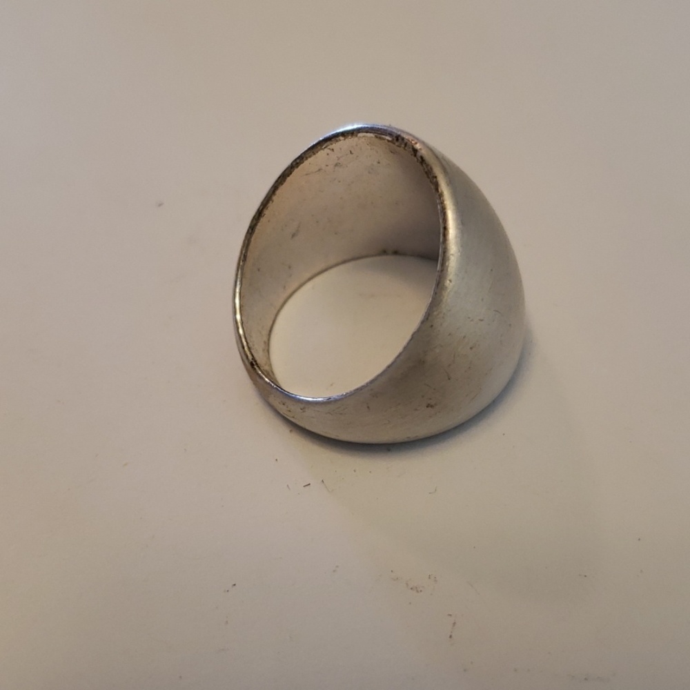 Ring - Picture 2 of 3